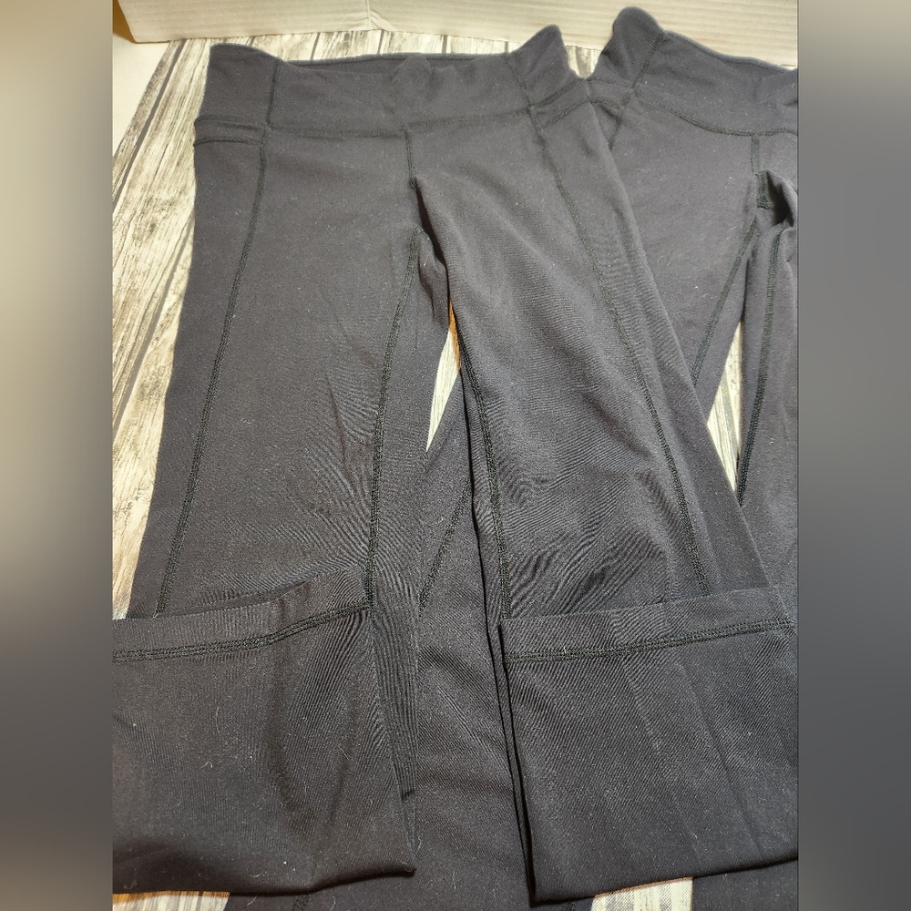 2 )‎ pair Athleta cropped leggings  #983309